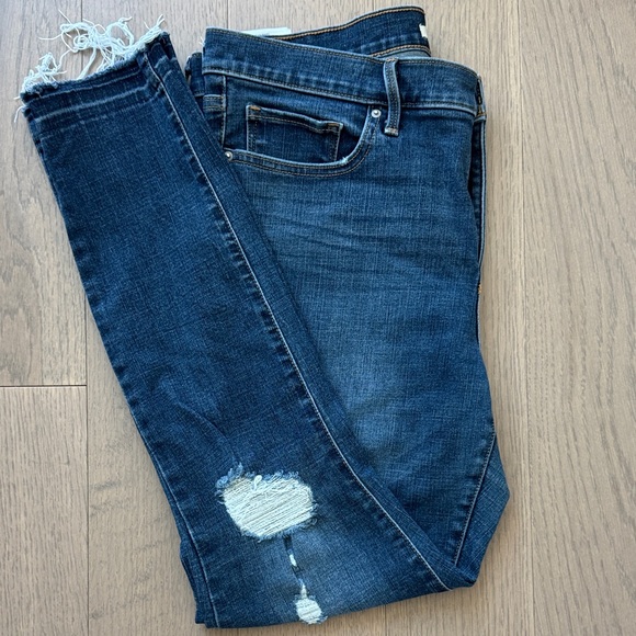 Levi's Dark Blue Cropped Jeans - Picture 7 of 7